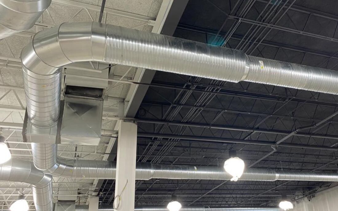 Commercial ductwork installed across a ceiling by Airtech